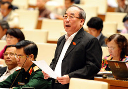 Người chuyển giới phải ‘sống ngoài vùng phủ sóng của pháp luật’?