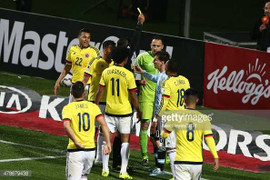 Cận cảnh những pha đấu vật trận Argentina - Colombia