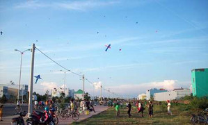 Thả diều bừa bãi nguy hiểm khôn lường