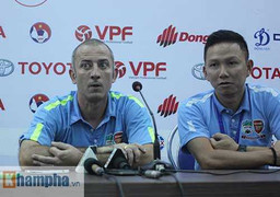 Thầy Giôm bảo vệ Công Phượng, quyết không từ chức