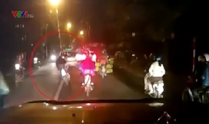 Video: ‘Anh hùng xa lộ’ đánh võng trên phố và cái kết thảm khốc