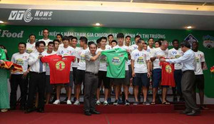 Bầu Đức: Công Phượng, Văn Toàn... bị suy dinh dưỡng từ nhỏ