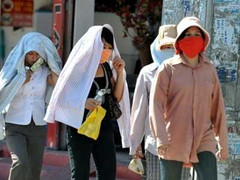 Nắng nóng gay gắt 'tấn công' trở lại miền Bắc