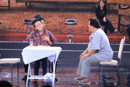 Trường Giang ngang nhiên 'sàm sỡ' Trấn Thành