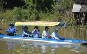 'Hai Lúa' chế thuyền năng lượng mặt trời