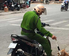 'Đốn tim, hạ gục, chao đảo' - Xã hội đột nhiên mong manh dễ vỡ đến khó hiểu