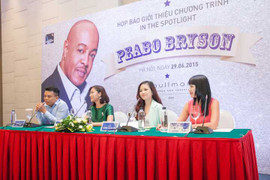 Huyền thoại âm nhạc thế giới Peabo Bryson tham gia In the spotlight