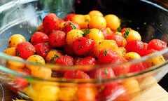 Mách bạn làm salad dưa dấu mát ngọt ngày hè
