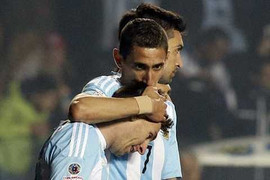 Đè bẹp Paraguay, Argentina vào chung kết Copa America 2015