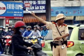 Vì sao CSGT Hà Nội không còn đội mũ cối làm nhiệm vụ?