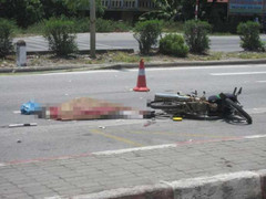 Truy tìm chiếc xe cán qua đầu một phụ nữ rồi bỏ trốn