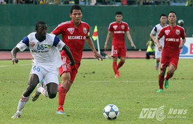 SLNA quả cảm cầm hòa B.Bình Dương trận 'derby xứ Nghệ'