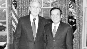 Lời mời bất ngờ của Giám đốc CIA tới quan chức ngoại giao Việt Nam