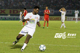 Dùng ngoại binh tại V-League: Đừng cố đua đòi kẻo chất lượng thụt lùi