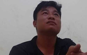 Bị dừng xe kiểm tra, nam thanh niên đấm thẳng vào mặt CSGT