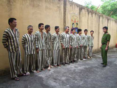 Sới bạc khủng thu hút cả đảng viên và cụ ông 89 tuổi