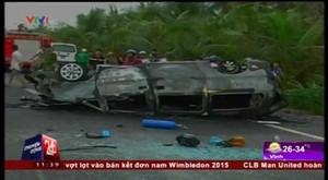 Clip: Xe cấp cứu đâm xe máy, 6 người thương vong