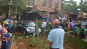 Bí thư huyện và cô gái chết trong ô tô: 'Có khả năng do xe nổ máy, dừng lâu'