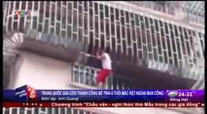 Clip: Thót tim giải cứu bé 4 tuổi mắc kẹt ngoài ban công