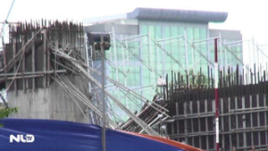 Clip: Sập giàn giáo ở TP.HCM, nhiều người thương vong