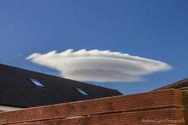 Ngỡ ngàng những đám mây giống hệt UFO