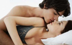 Quan hệ 4 lần mỗi tuần không hạnh phúc hơn tuần một lần