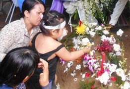 Thảm sát ở Bình Phước: Ai là cha mẹ đẻ thực sự của bé Na?