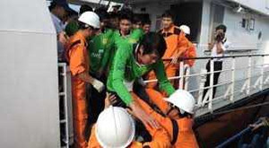 Cứu sống nhiều ngư dân gặp nạn trên biển