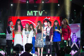 BB&BG giả gái, hát nhép hit của Hari Won khiến fan cười ngất