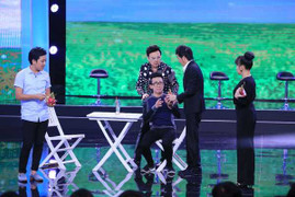 Hoài Linh làm nhà tài trợ khó tính