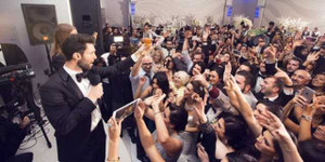 Những lần fan 'tưng bừng' xuất hiện trong MV của sao