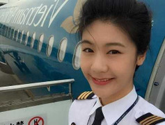 Clip: Nữ cơ trưởng đầu tiên của Vietnam Airlines