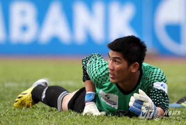 Clip Suleiman đi bóng dũng mãnh, sút tung lưới HAGL