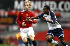 Số phận hẩm hiu của 'Beckham người Đức' tại Man Utd