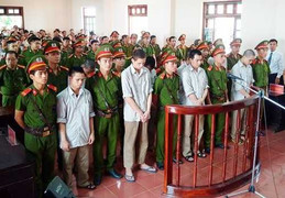 Vụ 'quan tài diễu phố': Án chung thân cho kẻ cầm đầu