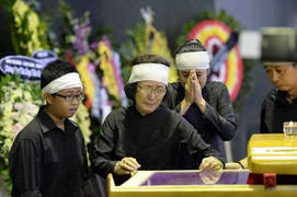 MC Mỹ Linh nén đau thương tiễn biệt cha, NSND Đình Quang