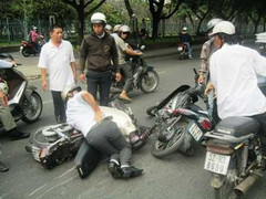 Truy bắt cậu trai 16 tuổi chuyên cướp giật tài sản ở Hà Nội