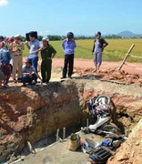 Rơi xuống hố công trình, 2 công nhân tử vong