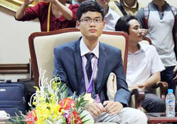 Bố sửa khóa, mẹ bán lược, con trai giành huy chương Vàng Olympic Toán