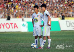 Công Phượng đang bội thực bóng đá?