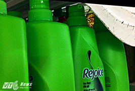 Hóa mỹ phẩm 'vỏ to ruột bé': Nhà sản xuất đang cấu xén của người dùng?