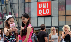 Chính quyền Trung Quốc 'nổi đóa' vì clip sex trong cửa hàng Uniqlo