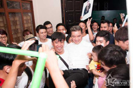 Những khoảnh khắc ngọt ngào giữa fan và sao nam V-pop