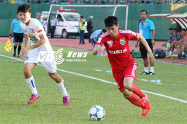 Trực tiếp HAGL 2-1 B.Bình Dương: Quân bầu Đức gây sốc!