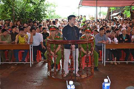 Kẻ trộm chó giết 2 mạng người cười cợt, vô cảm trước tòa