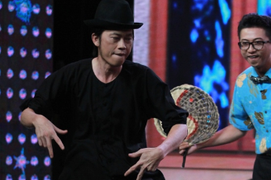 Hoài Linh trổ tài đọc rap trên nền nhạc 'Chim trắng mồ côi'