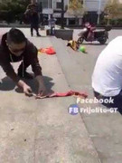 Clip: Chơi khăm bạn thân 'bá đạo'