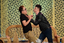 Huy Khánh cưỡng hôn Đại Nghĩa