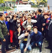 Muôn kiểu cảm ơn fan độc đáo của idol Hàn