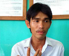 Con trai dùng dao đâm chết người tình của mẹ